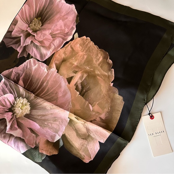 NEW Ted Baker Anikaay silk scarf floral print square - Picture 3 of 8